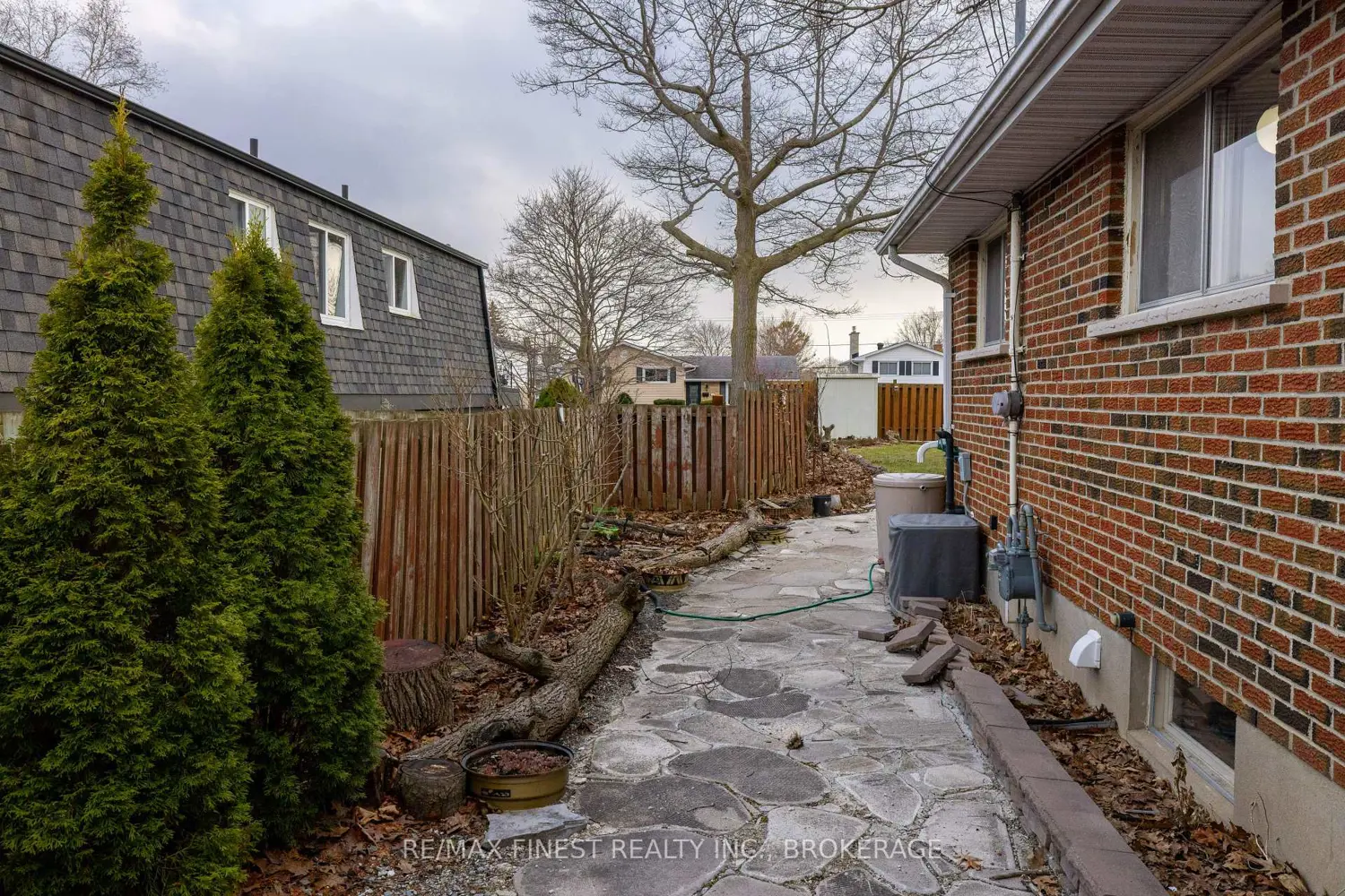 628 Stanford Street photo 2
