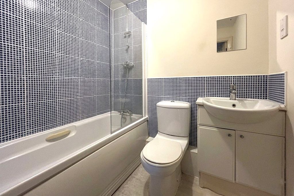Additional image 7 of 1 bed flat for saleFoundry Close, Hook, Hampshire RG27