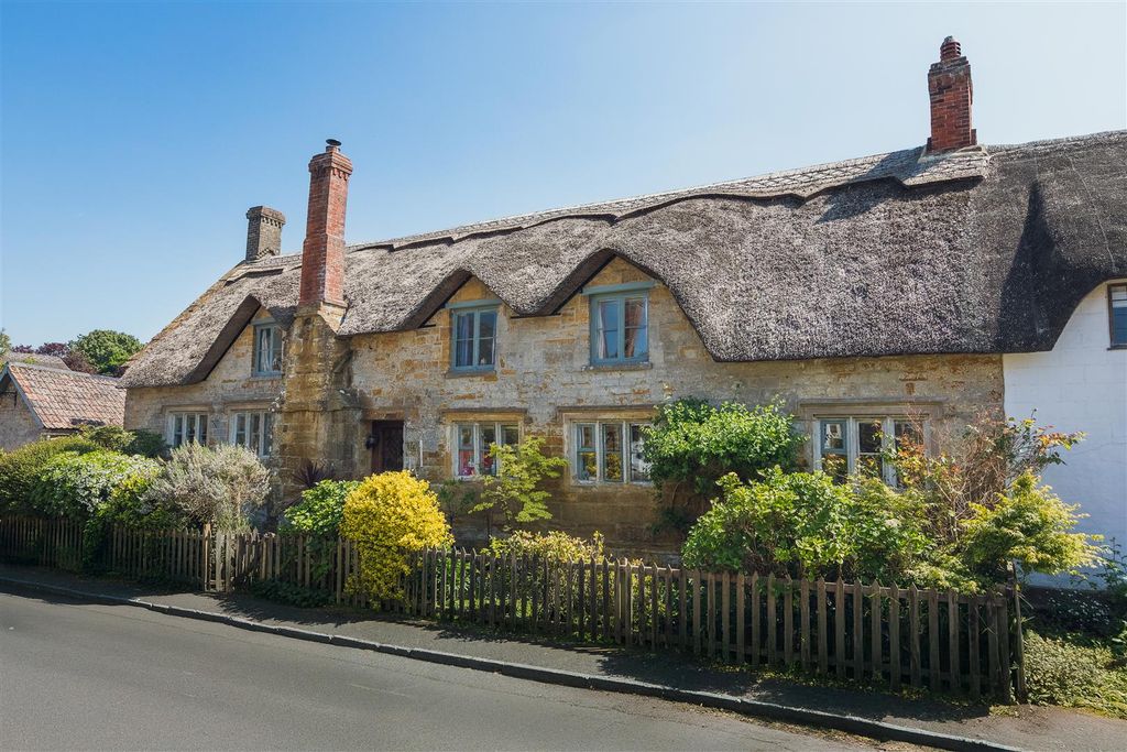 5 bed property for saleWest Street, Hinton St. George TA17