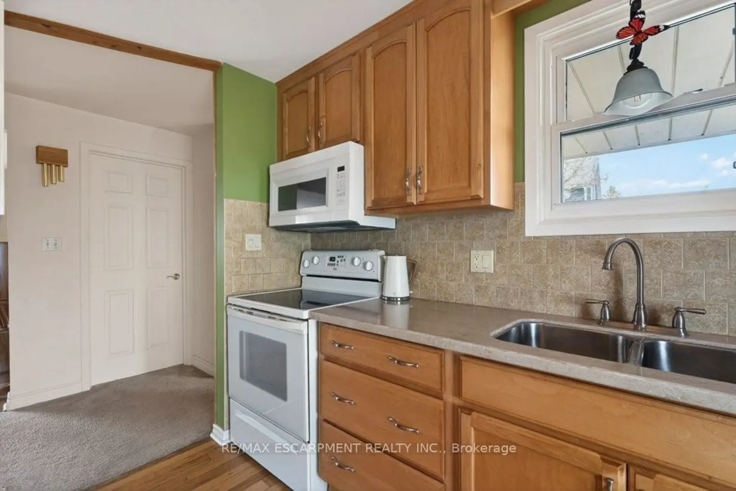 3378 Johnson Street photo 4