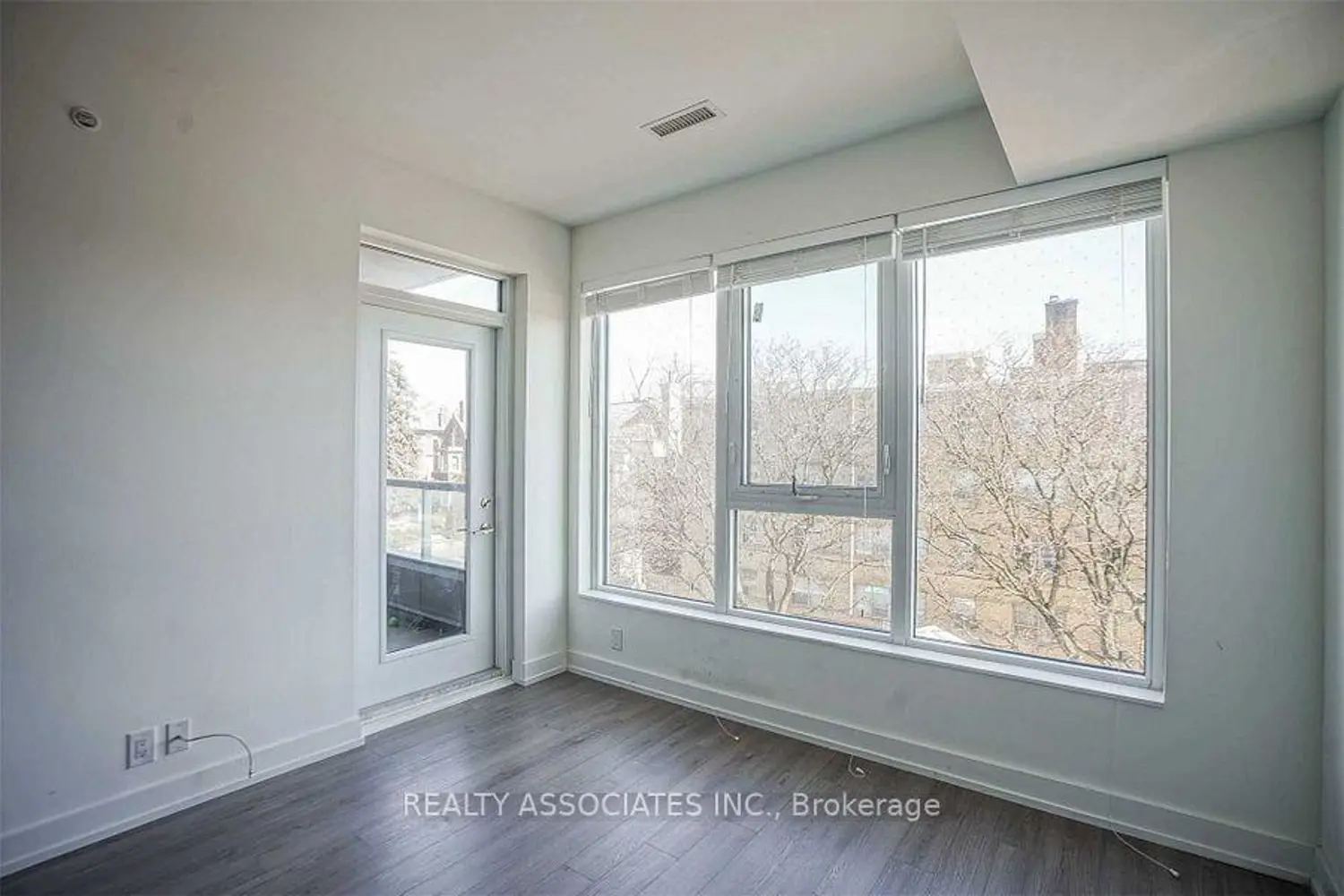 6 Parkwood Avenue 307 photo 5