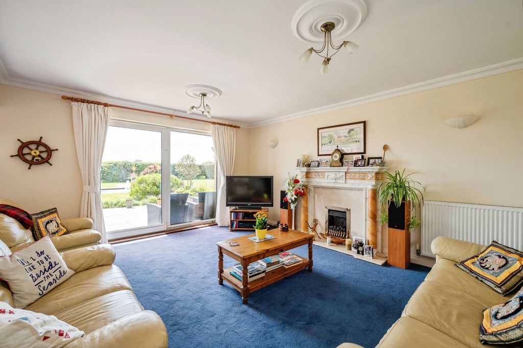 Additional image 2 of 3 bed flat for saleSea Front, Hayling Island, Hampshire PO11