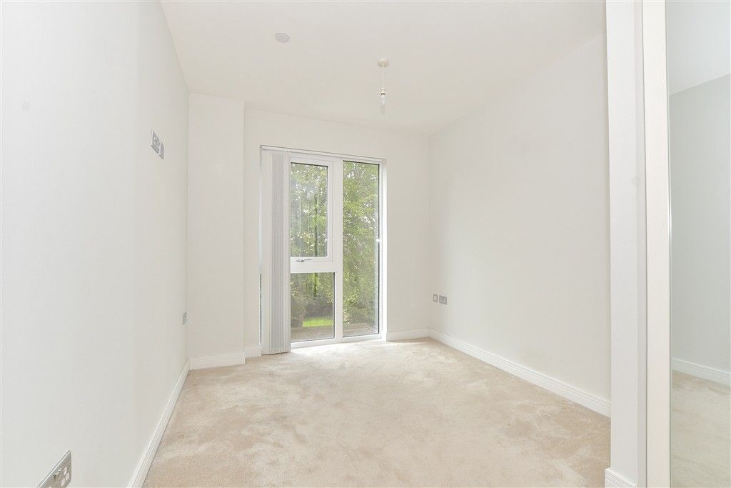 Additional image 7 of 2 bed flat for saleStation Road, Horsham, West Sussex RH13