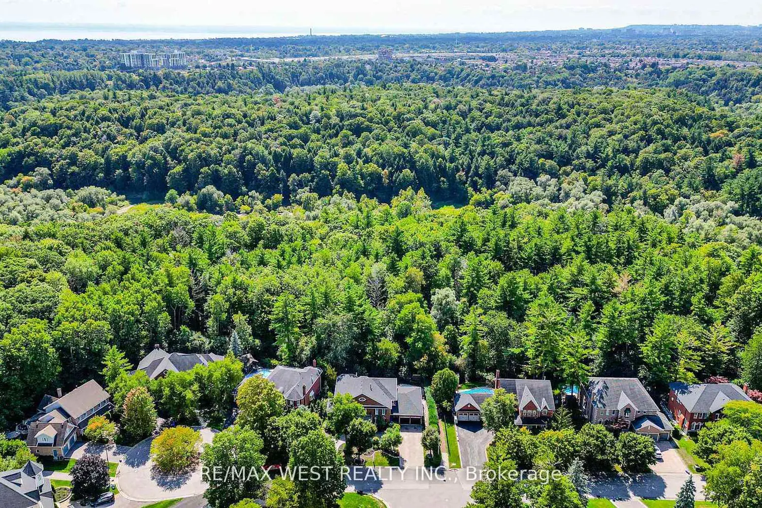 Additional image 17 of 81 Woodview Drive