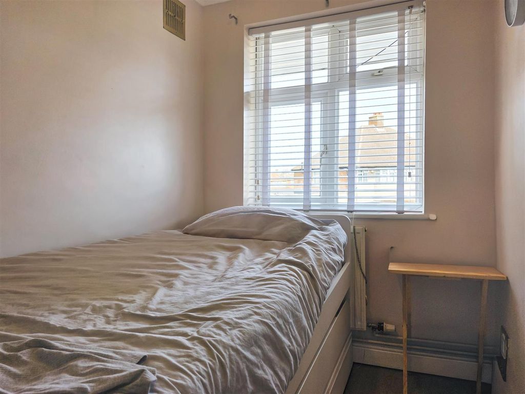 Additional image 23 of 4 bed semi-detached house for saleGledwood Gardens, Hayes UB4