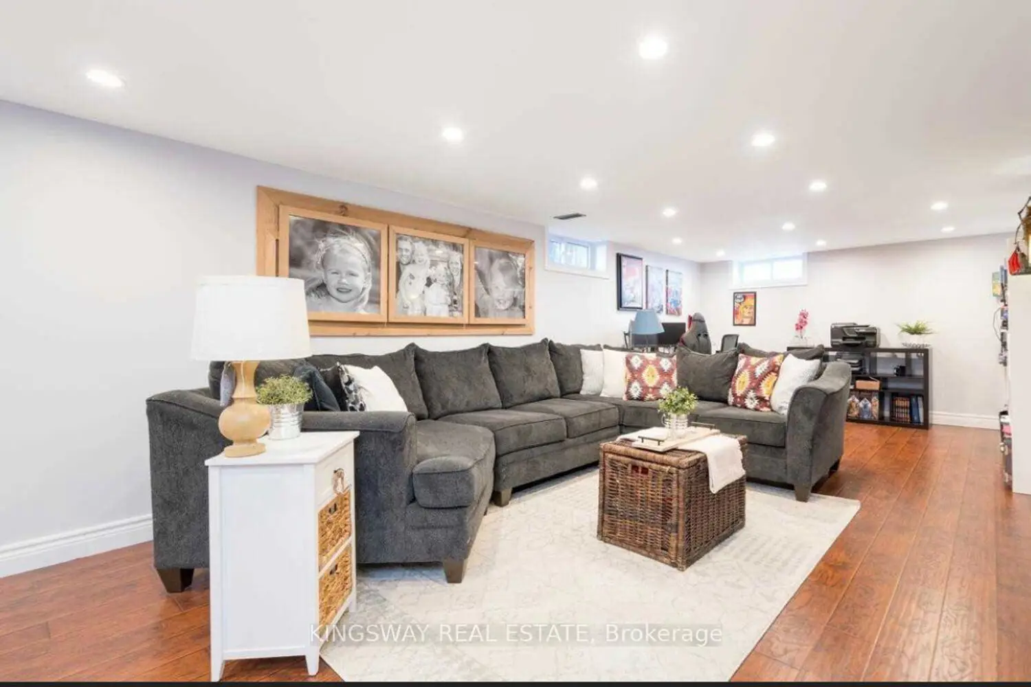 9364 Wellington Road 124 photo 4