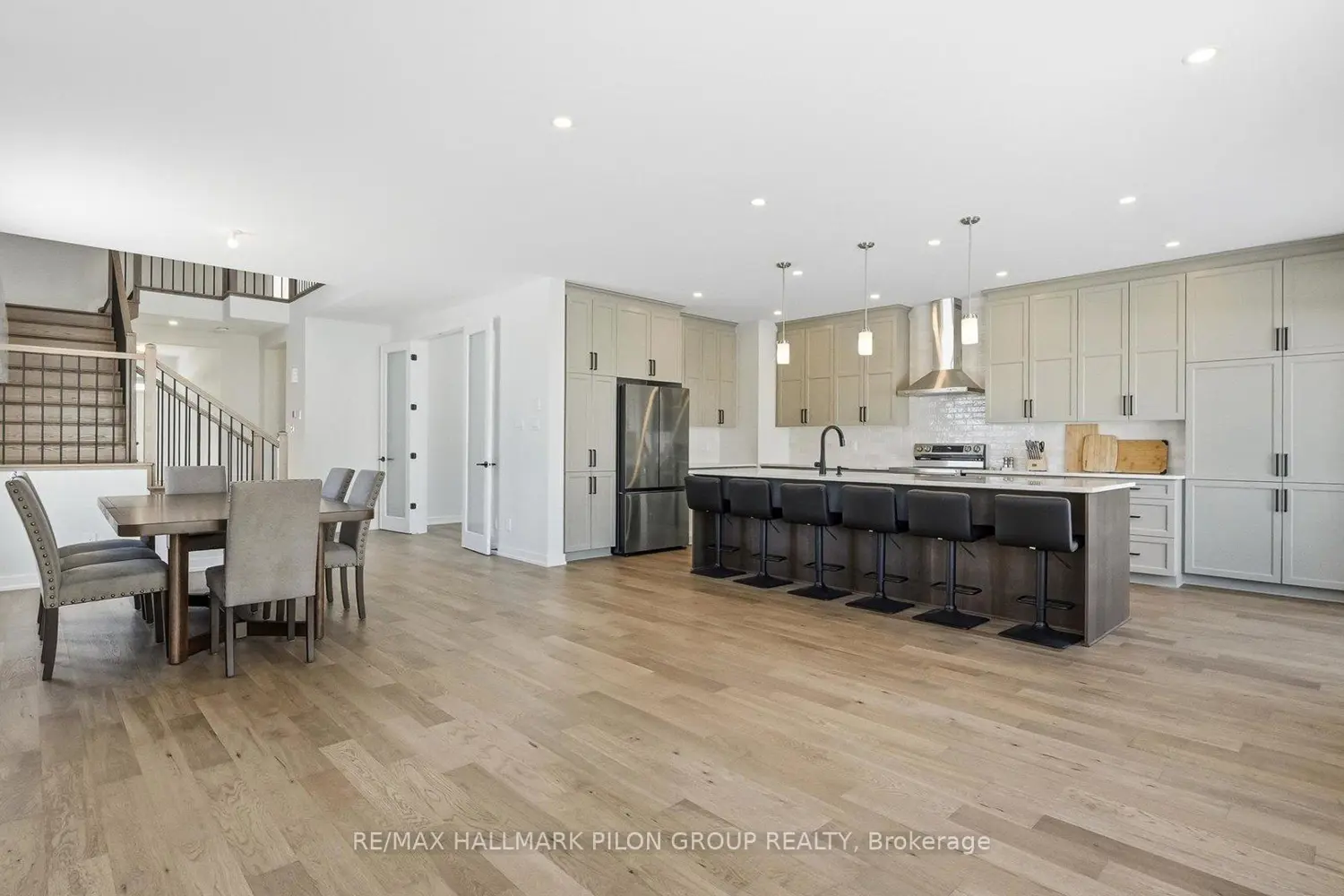 272 Cornice Street photo 3