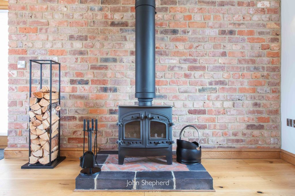3 bed barn conversion for saleTanworth Lane, Henley-In-Arden, Warwickshire B95 photo 3