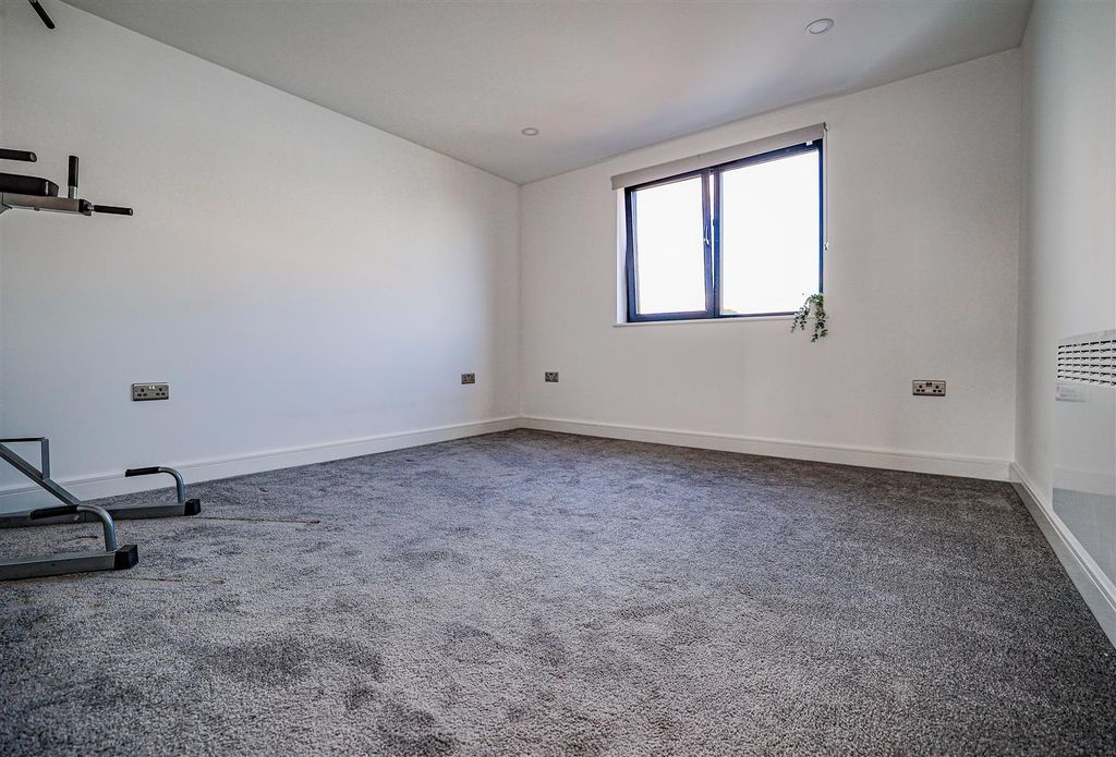 Additional image 19 of 3 bed flat for saleWaterhouse Street, Hemel Hempstead HP1