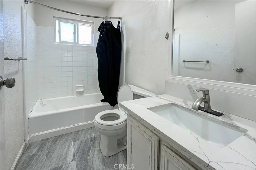 3511 Rainbow Ln, Highland, CA 92346