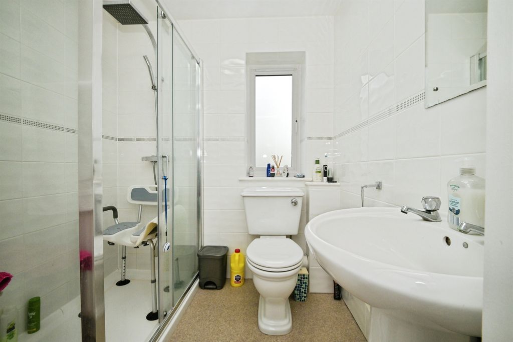 Additional image 11 of 5 bed detached bungalow for saleWare Road, Hoddesdon EN11