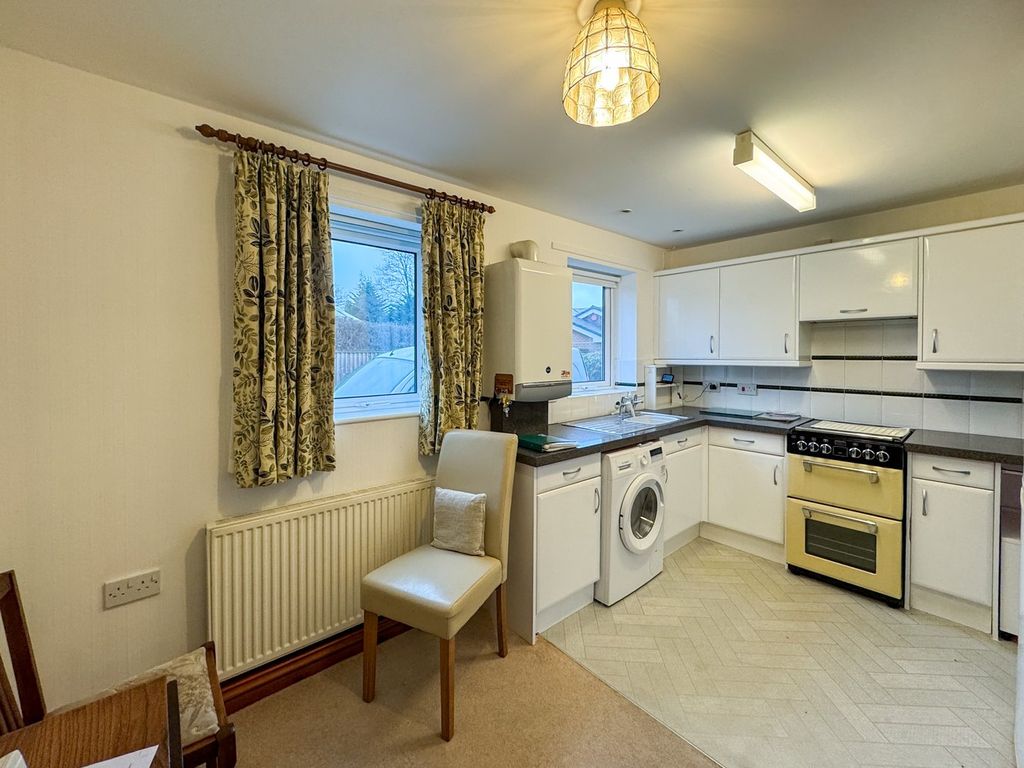 1 bed flat for saleMarsh Gardens, Honley, Holmfirth HD9 photo 4