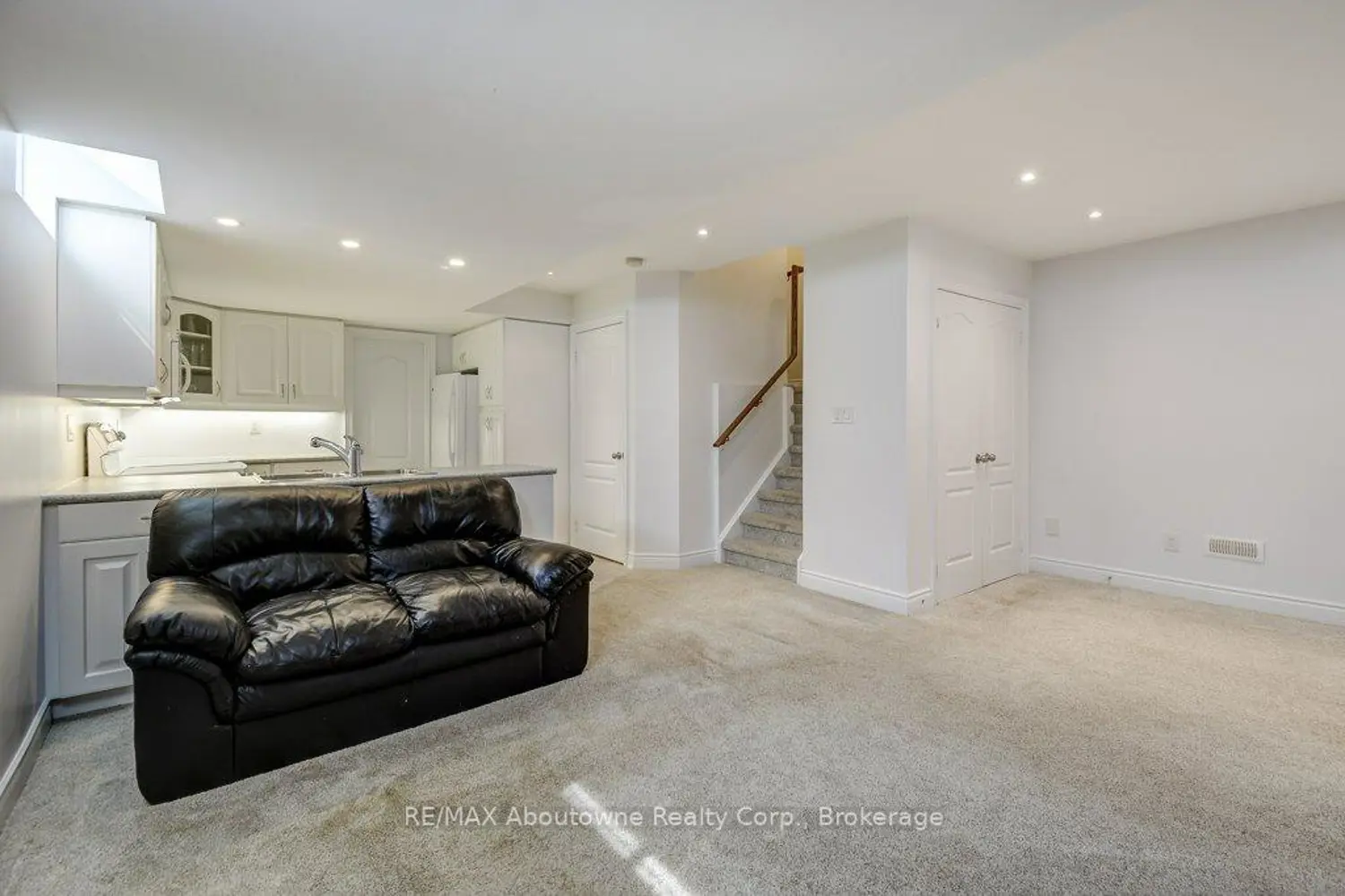 Additional image 12 of 2454 Greenwich Drive