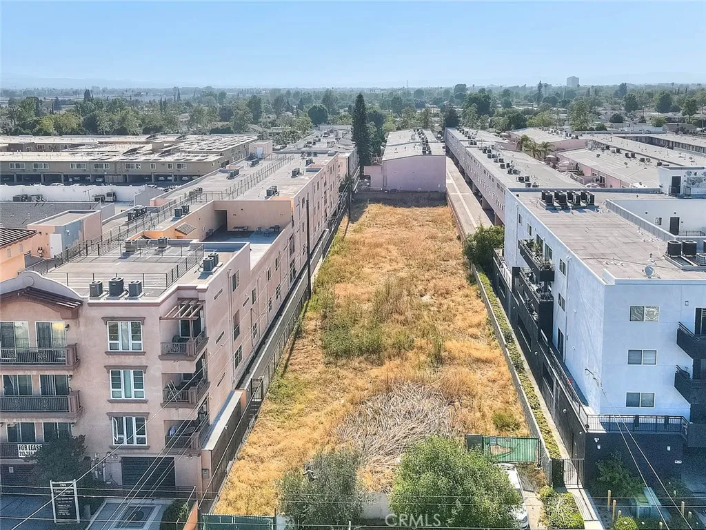 7911 Ventura Canyon Ave, Panorama City, CA 91402
