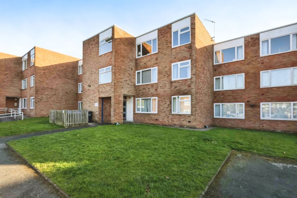 2 bed flat for saleBinswood Road, Halesowen B62