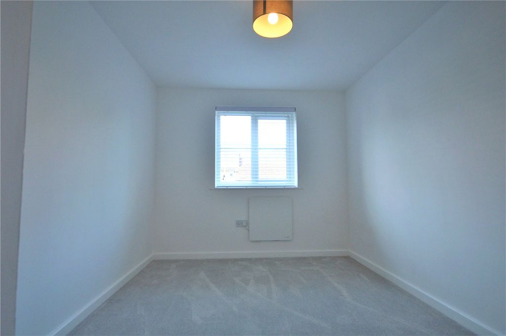 Additional image 6 of 2 bed flat for saleRoyal Huts Avenue, Hindhead, Surrey GU26
