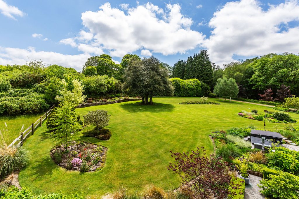 Additional image 3 of 4 bed detached house for saleMarley Common, Haslemere, Surrey GU27