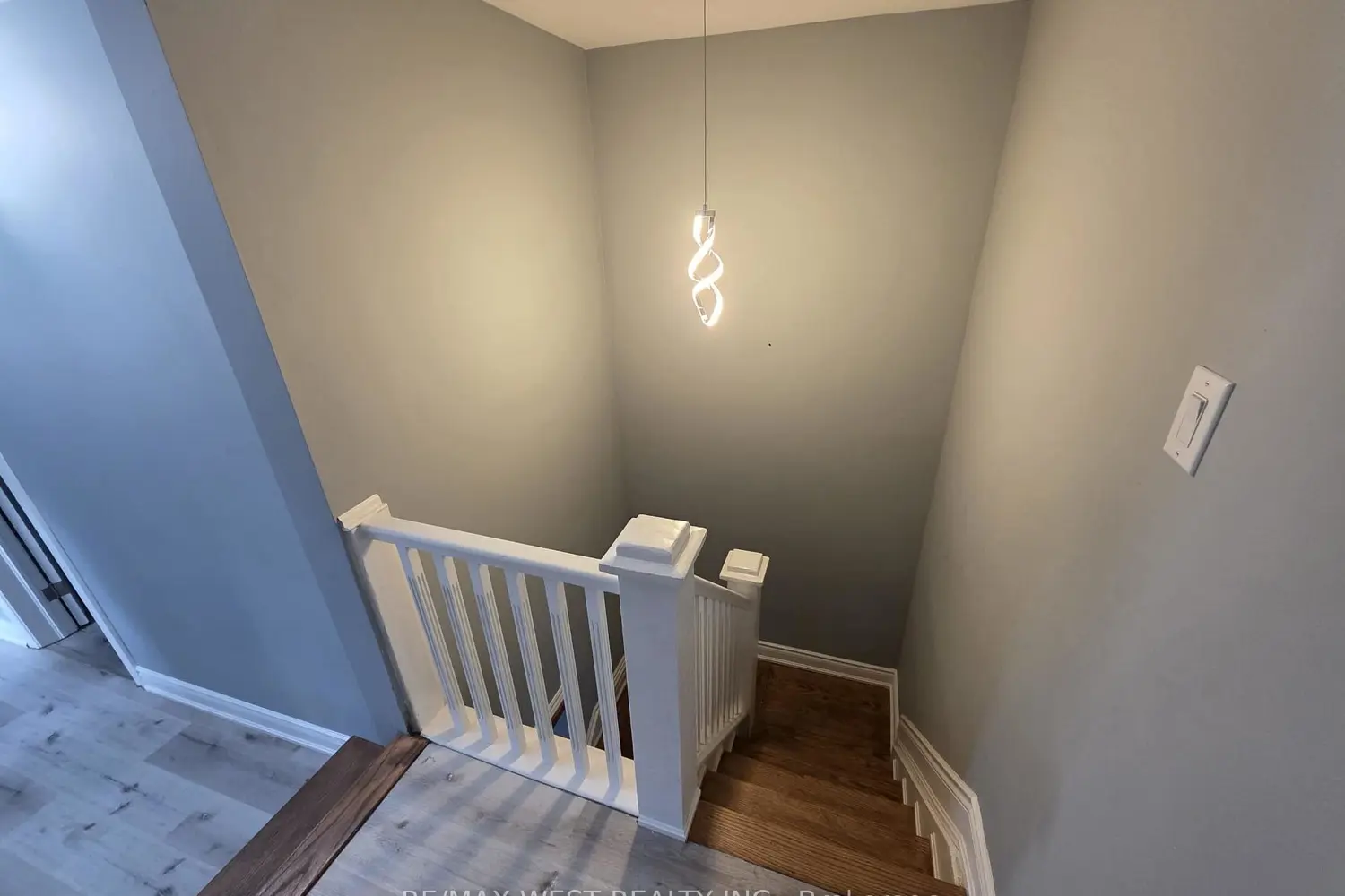 476 Hamilton Street photo 5