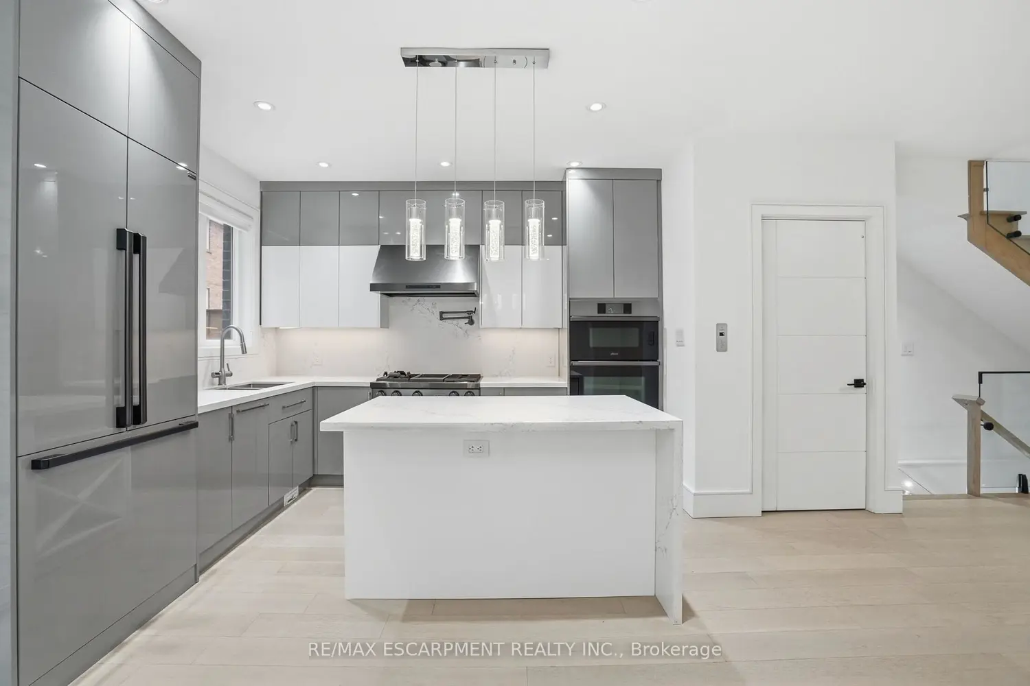 10A Benson Avenue photo 2