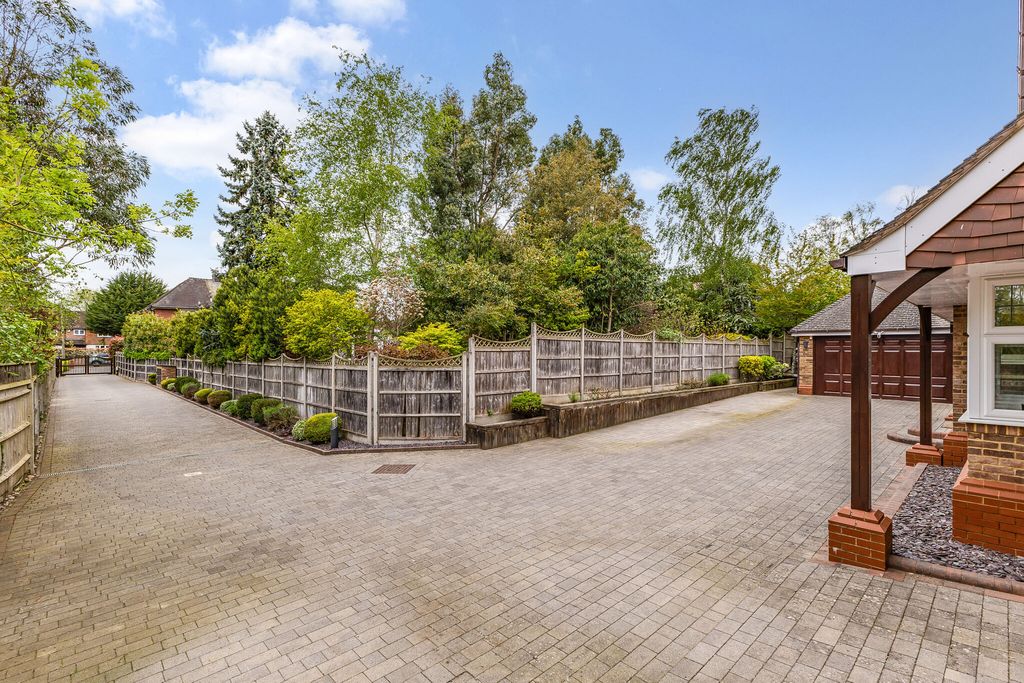 Additional image 17 of 6 bed detached house for saleWood End Road, Harpenden AL5