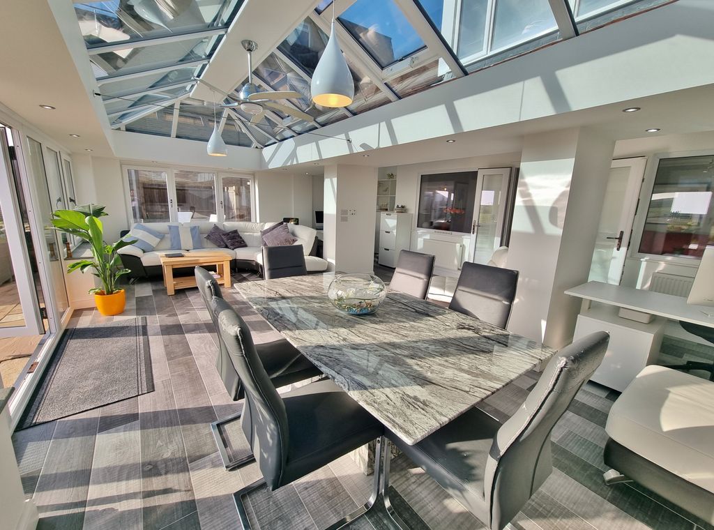 Additional image 23 of 2 bed semi-detached house for saleSouthwood Road, Hayling Island PO11