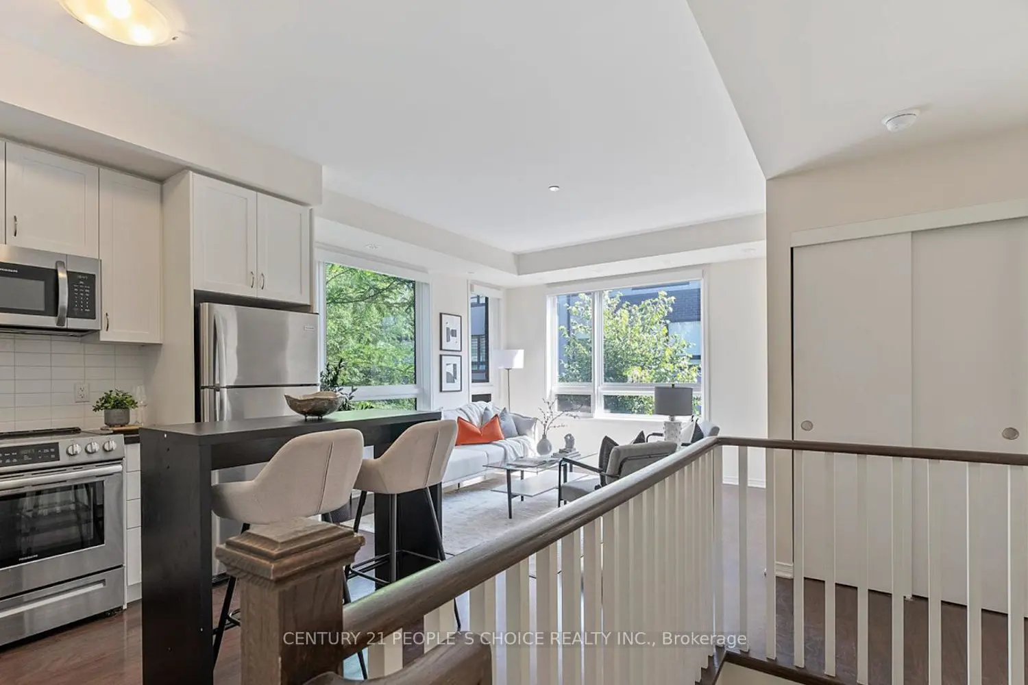 1110 Briar Hill Avenue 312 photo 2
