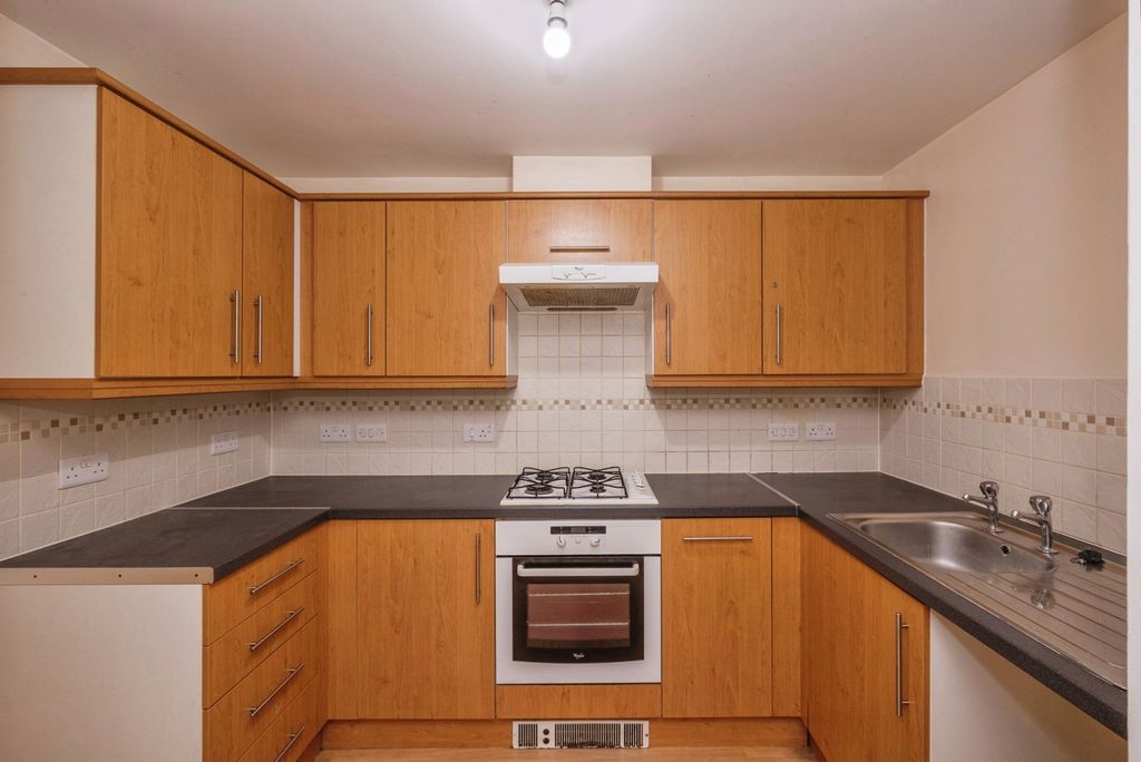 Additional image 4 of 1 bed flat for saleLittle Hackets, Havant, Hampshire PO9