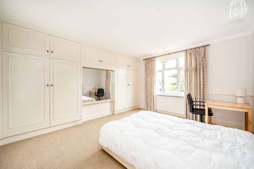 Additional image 5 of 4 bed semi-detached house for saleBath Road, Hounslow TW3