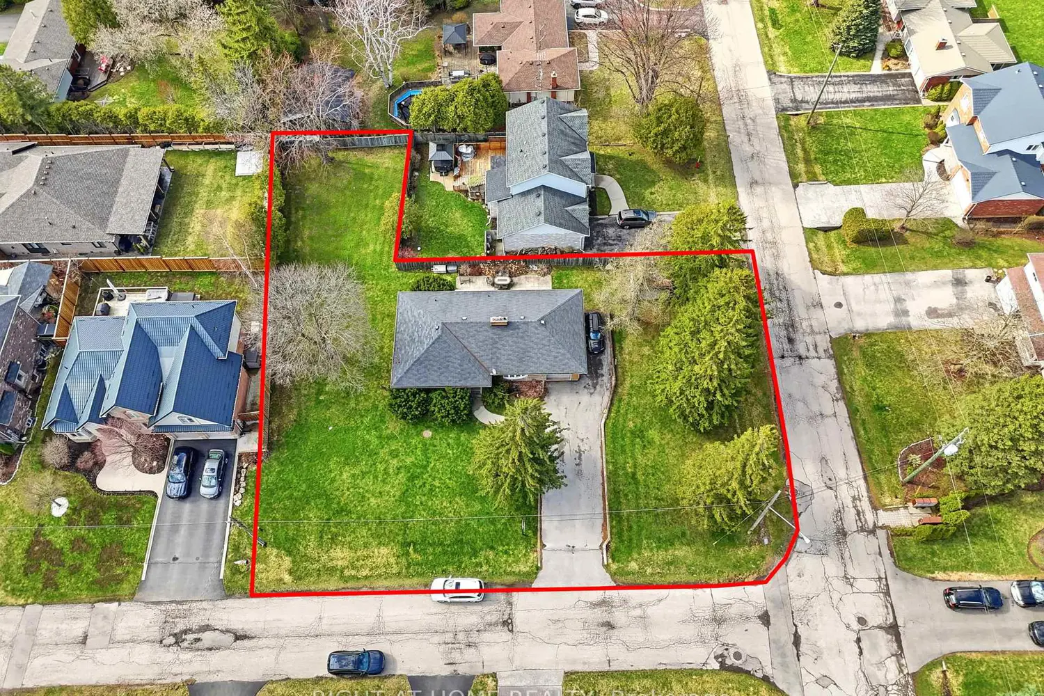 13 Westview Crescent photo 2