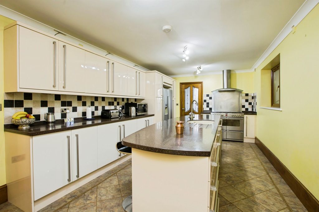 Additional image 4 of 4 bed detached house for saleLe Mar View, Southowram, Halifax HX3