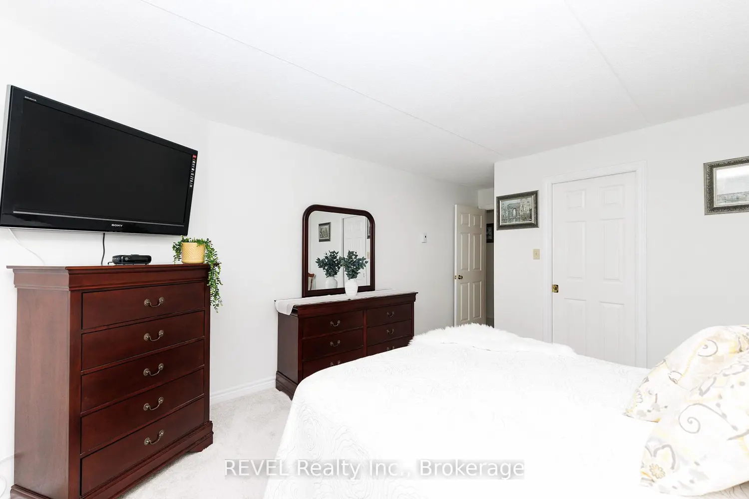 Additional image 13 of 3364 Montrose Road 301