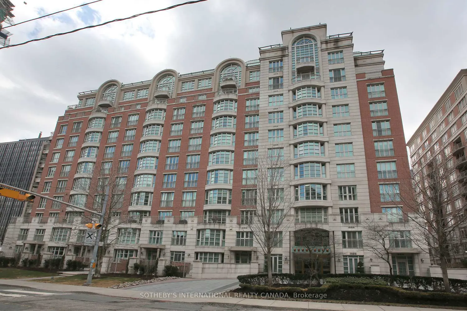 33 Delisle Avenue 809