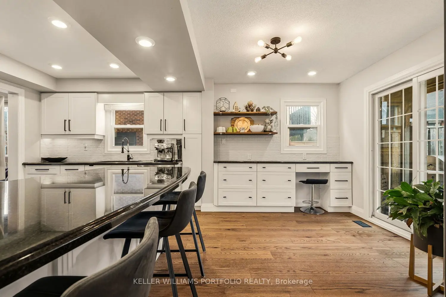 50 Edgewater Drive photo 5
