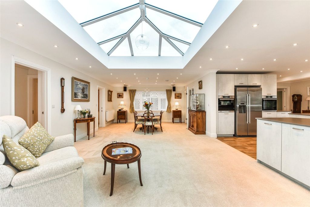 Additional image 3 of 4 bed detached house for saleOrchard Road, Hayling Island, Hampshire PO11