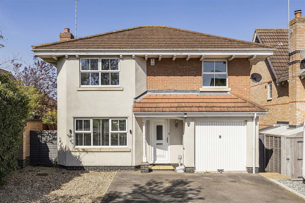 4 bed detached house for saleHollesley Avenue, Haverhill CB9
