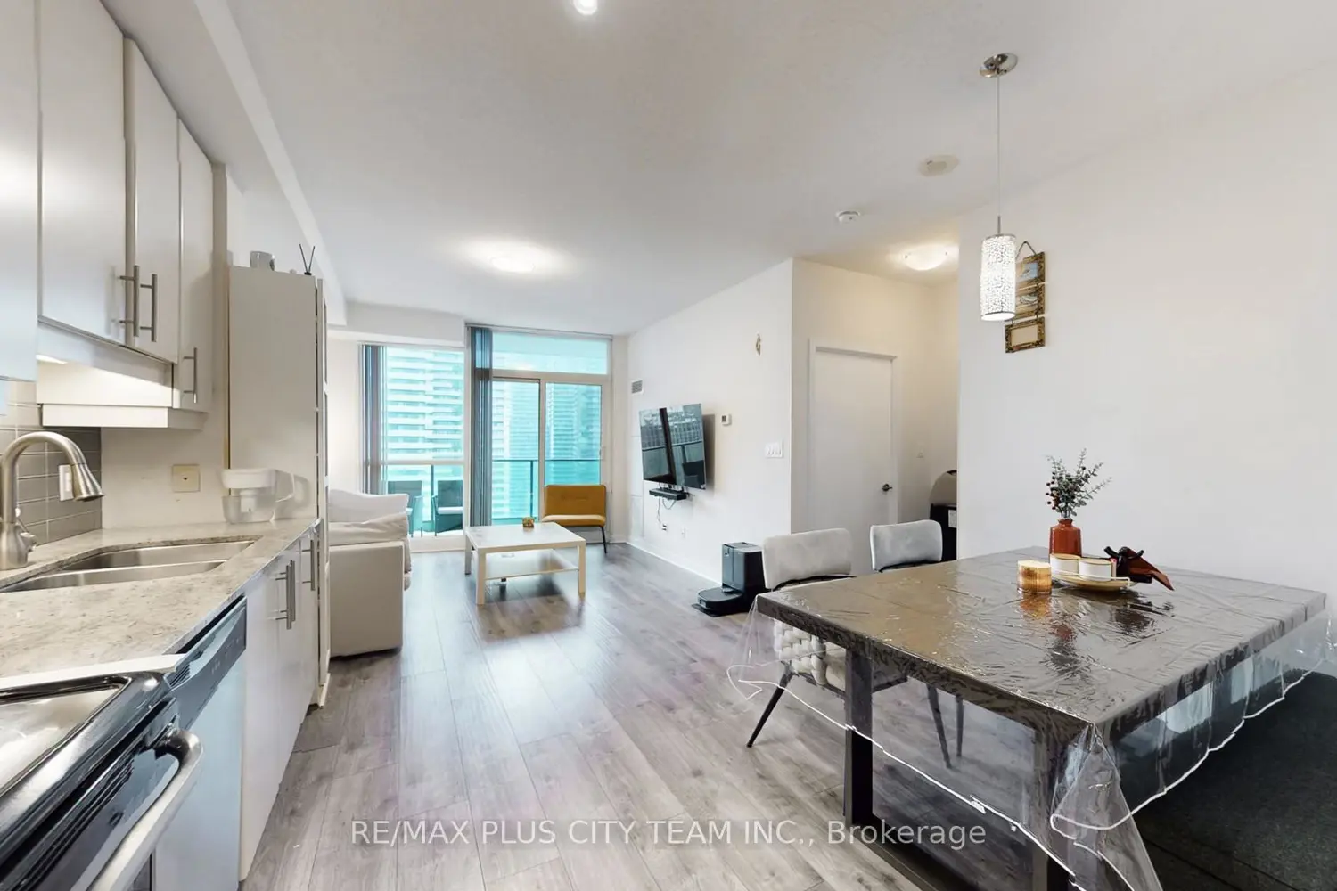 Additional image 7 of 33 Bay Street 2902