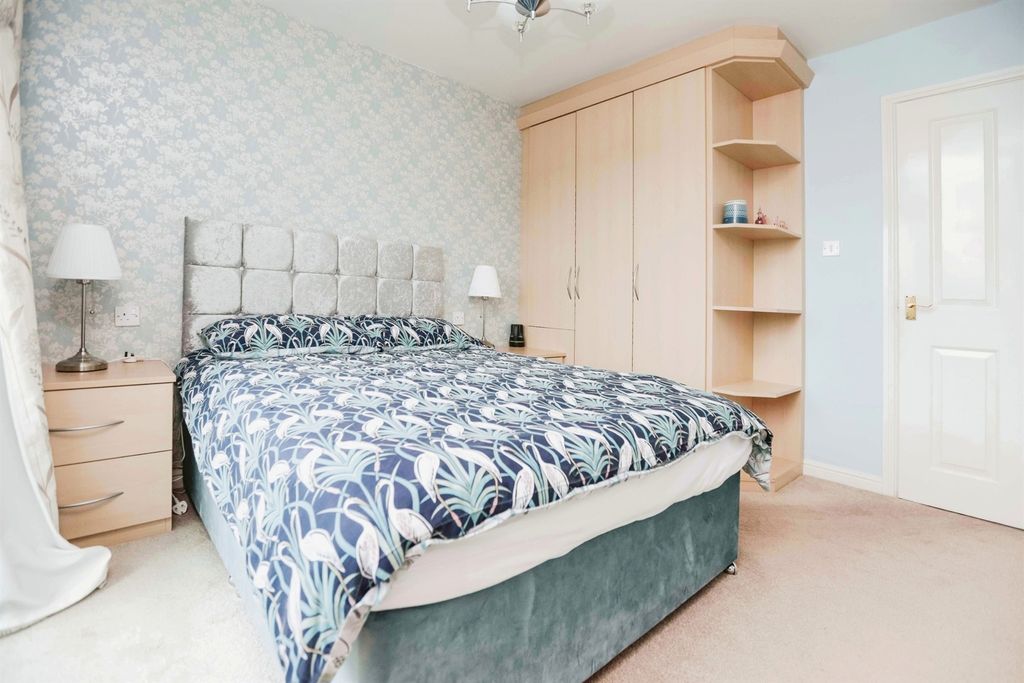 Additional image 9 of 2 bed flat for saleCavalier Drive, Halesowen B63