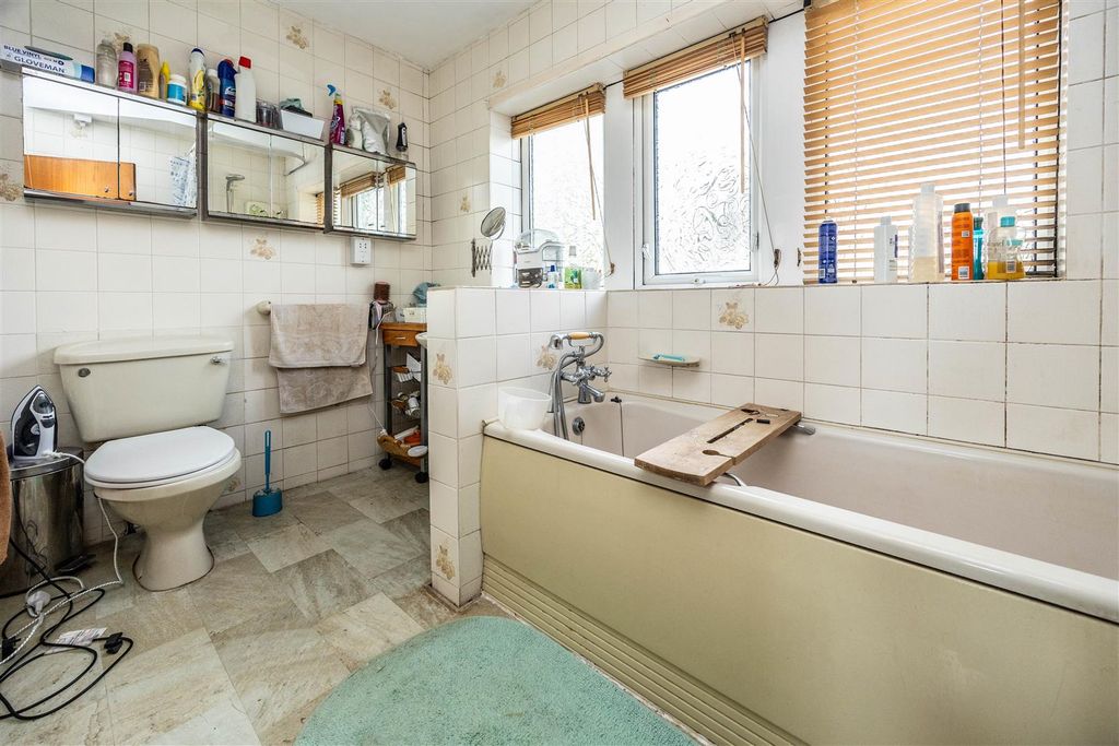 Additional image 17 of 5 bed detached house for saleLanglea Terrace, Hipperholme, Halifax HX3