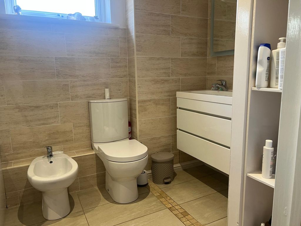 Additional image 11 of 2 bed maisonette for saleMarston Road, Hoddesdon EN11
