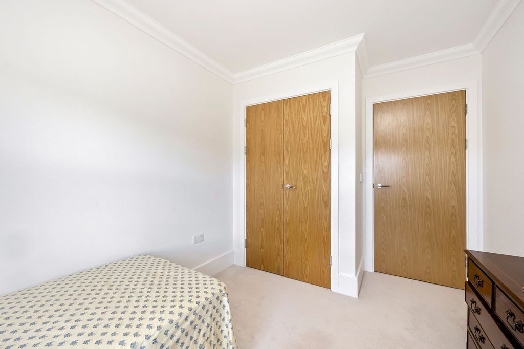 Additional image 16 of 2 bed flat for saleDurrants Drive, Faygate RH12