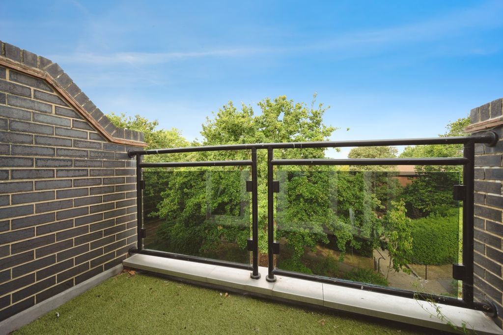 Additional image 2 of 2 bed flat for saleSea Front, Hayling Island, Hampshire PO11