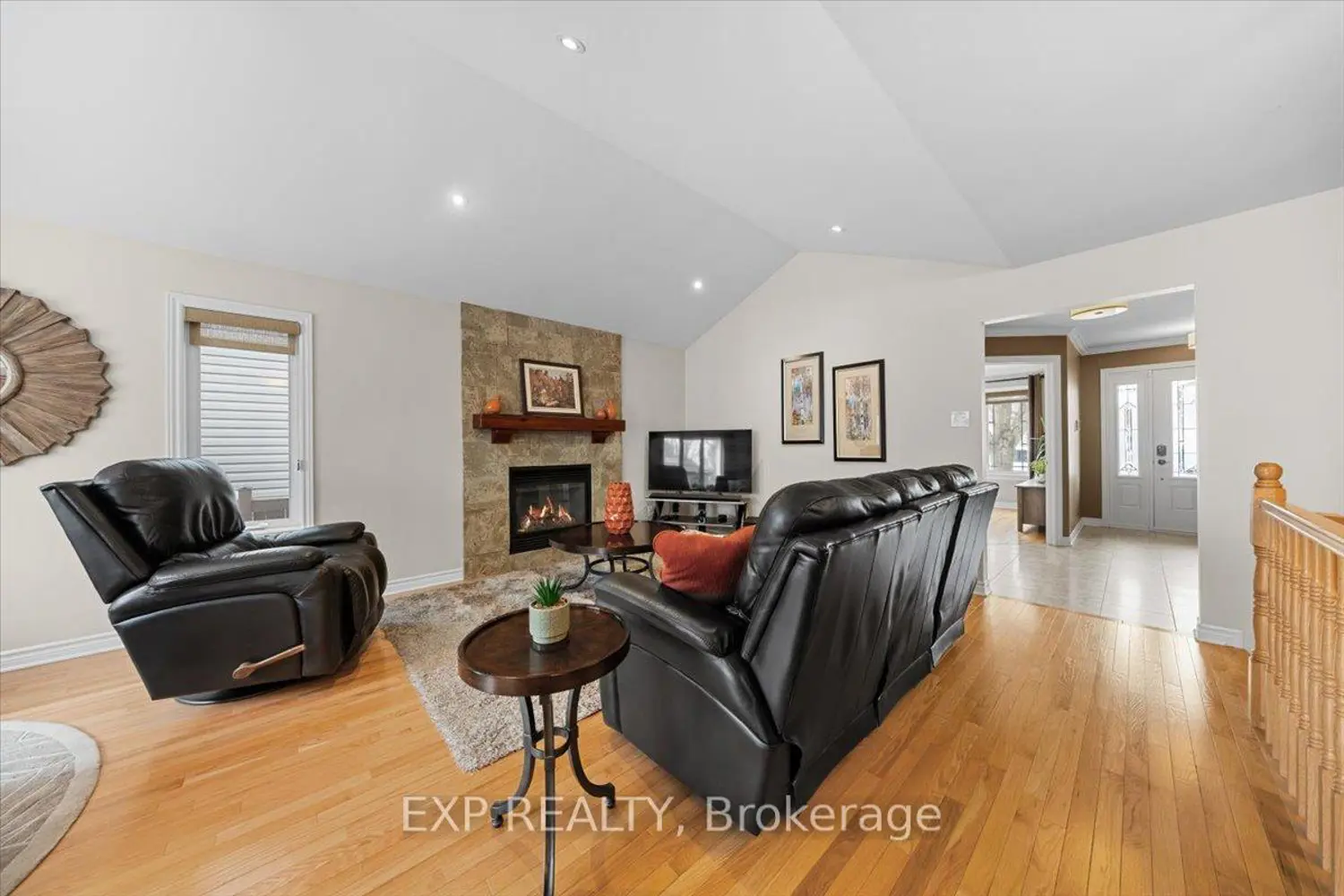 35 Honore Crescent photo 2