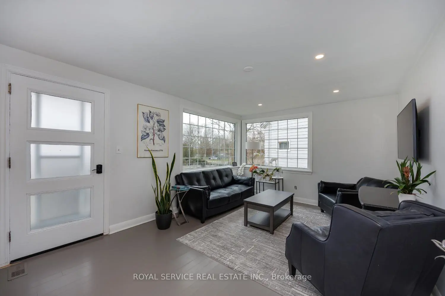 448 Boulton Street photo 4