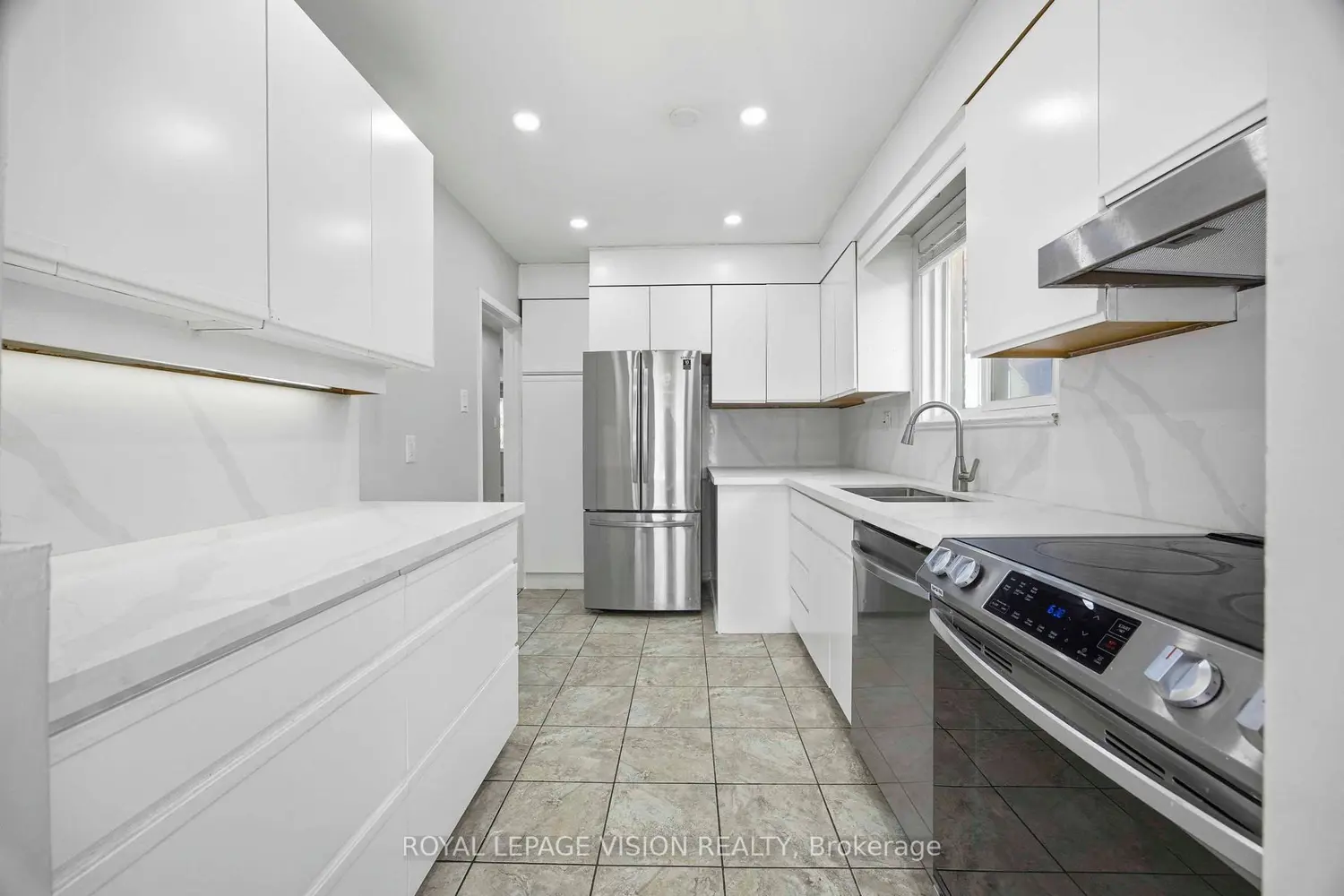 126 Milford Haven Drive photo 4