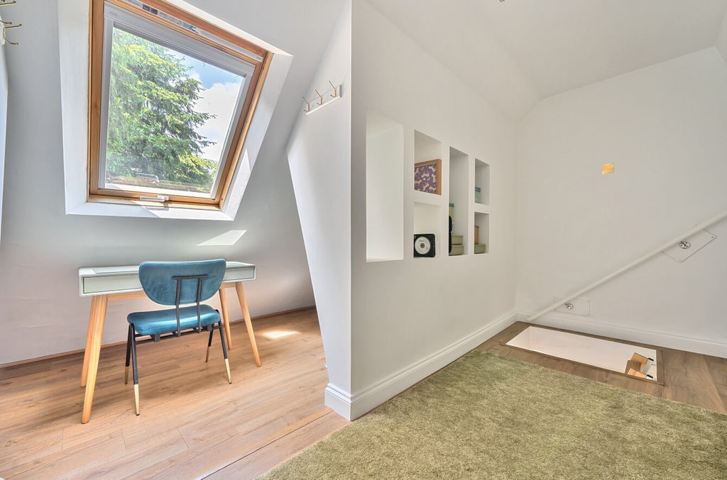 Additional image 10 of 1 bed flat for saleHindhead, Surrey GU26