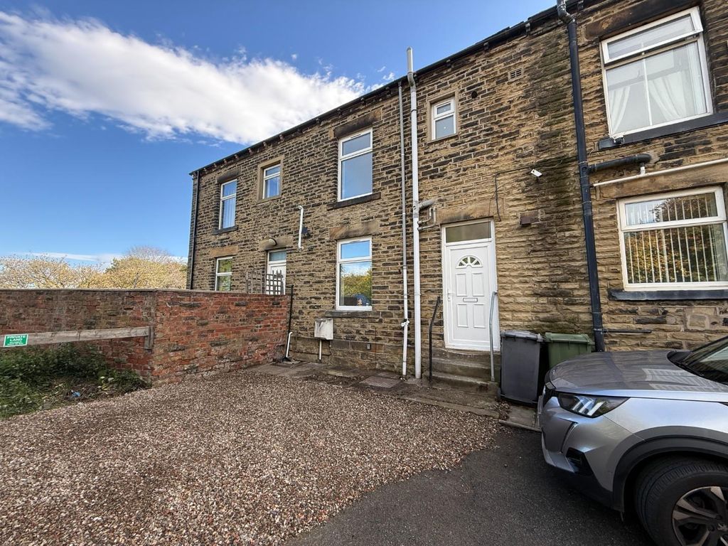1 bed terraced house for saleHuddersfield Road, Heckmondwike WF16