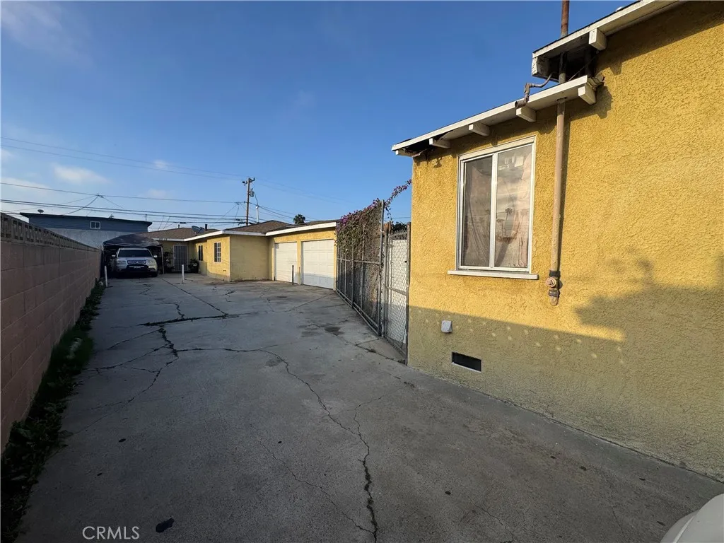 1111 W 93rd St, Los Angeles, CA 90044