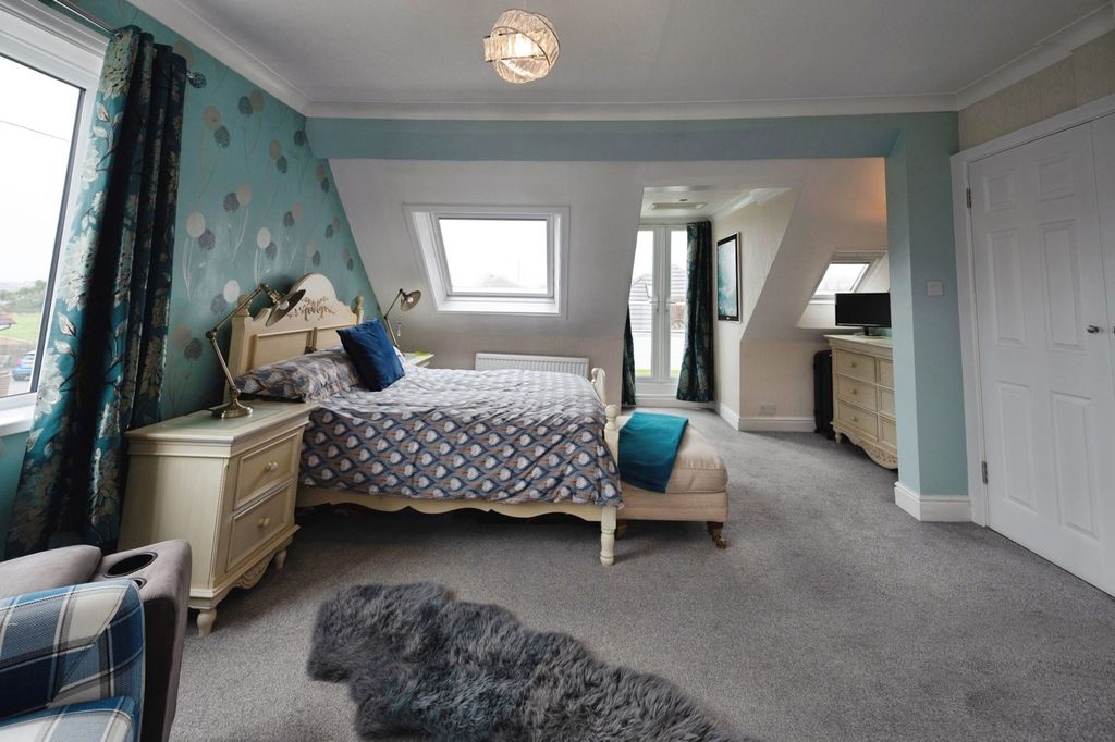 Additional image 6 of 5 bed detached house for saleHavant Road, Hayling Island, Hampshire PO11