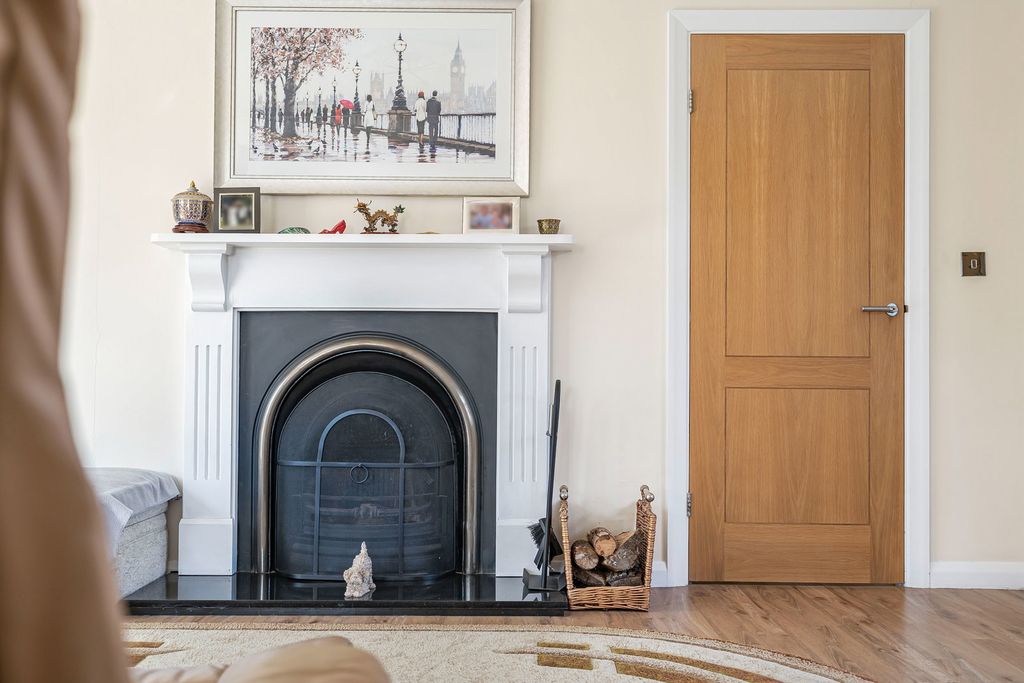 Additional image 9 of 3 bed bungalow for saleChesworth Close, Horsham, West Sussex RH13