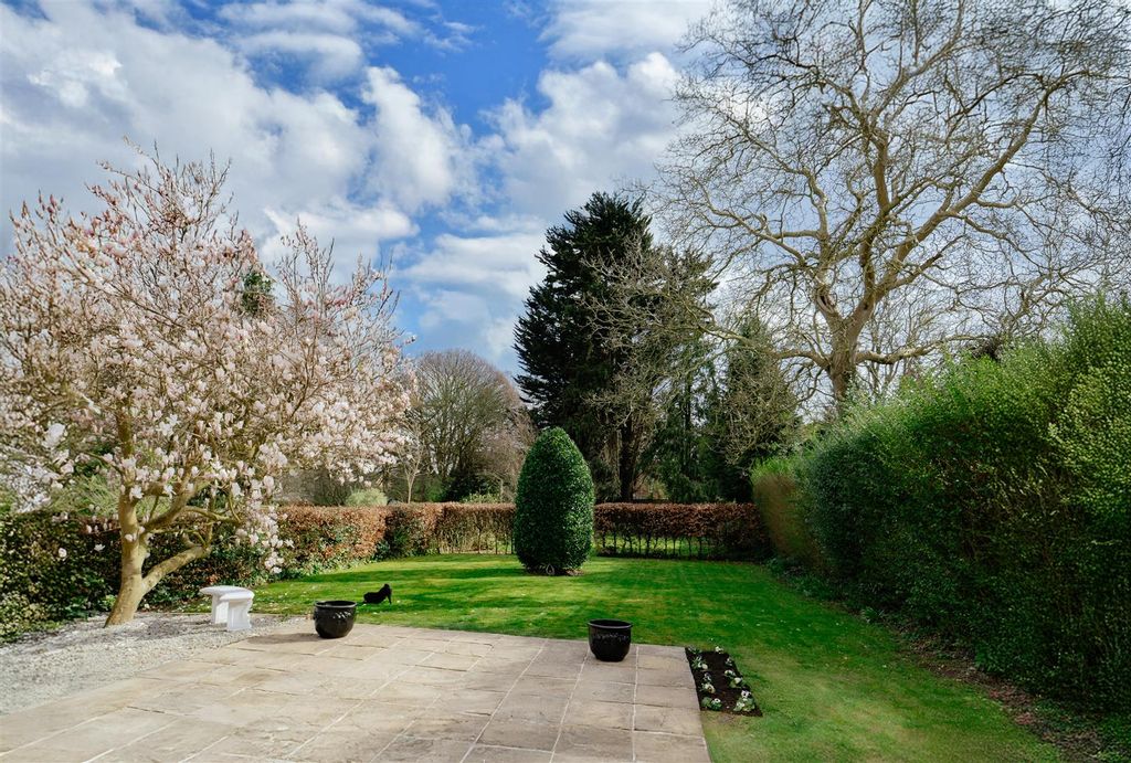 Additional image 7 of 6 bed semi-detached house for saleFerriby Road, Hessle HU13